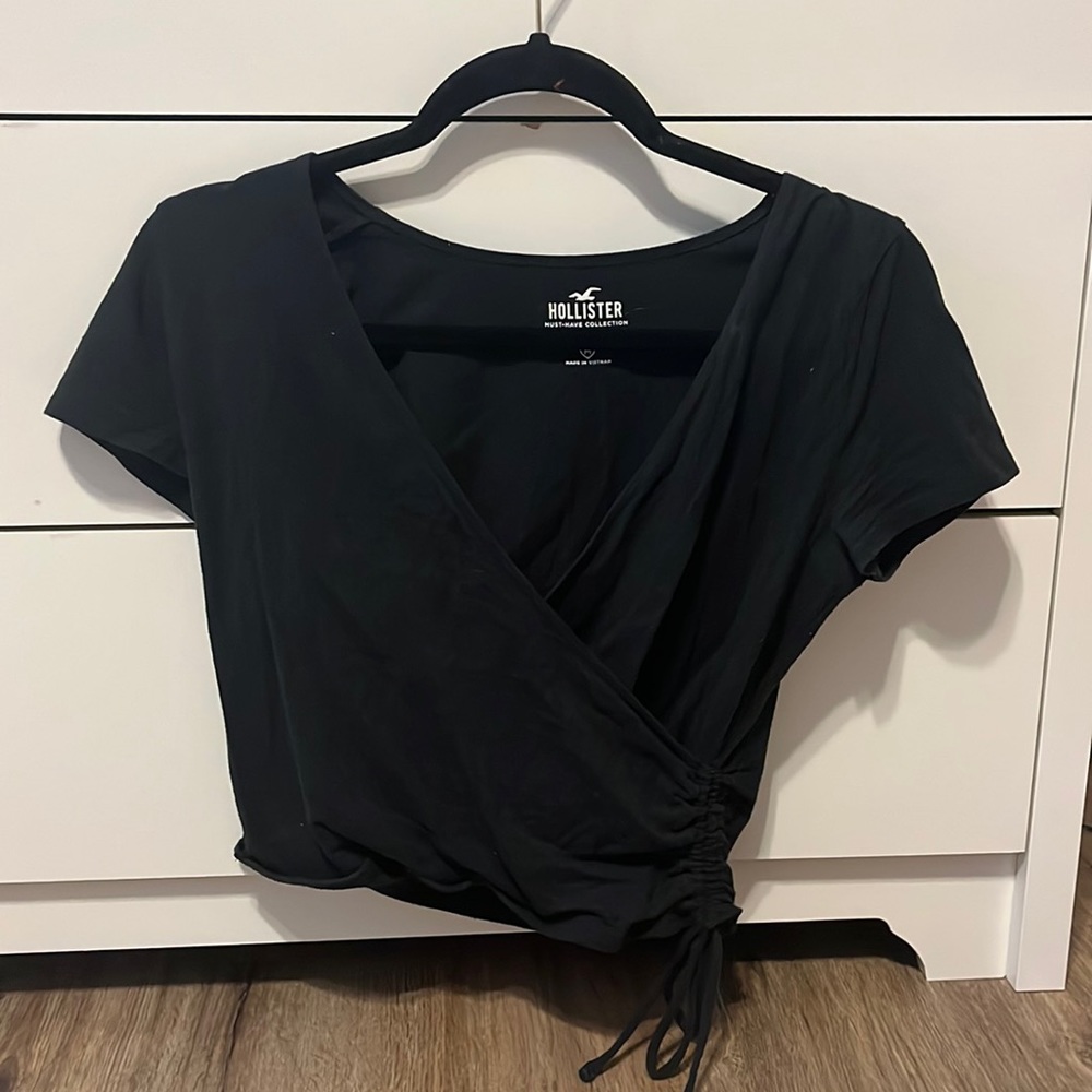 hollister baby tee